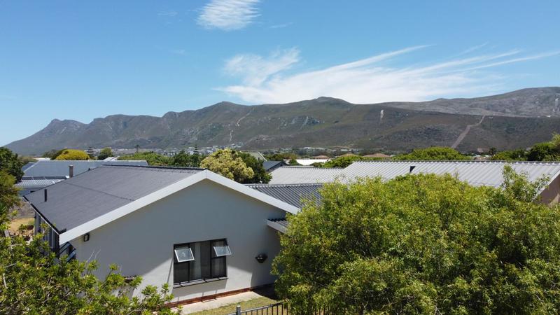 3 Bedroom Property for Sale in Sandbaai Western Cape